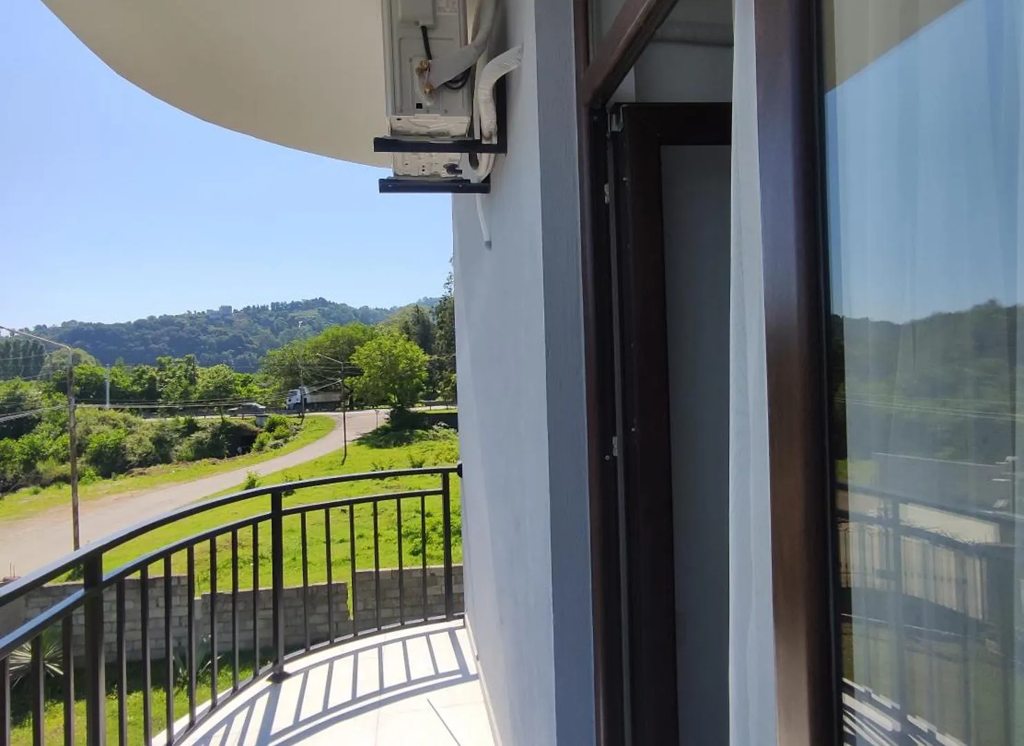 The Best Guest House-Gaioz Gonio